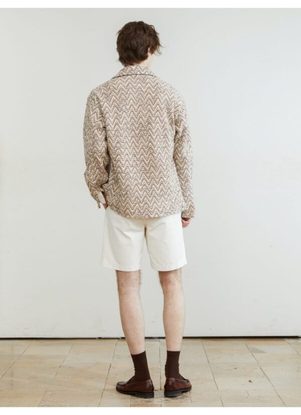 Wool-blend herringman jacket keeps warm and windproof