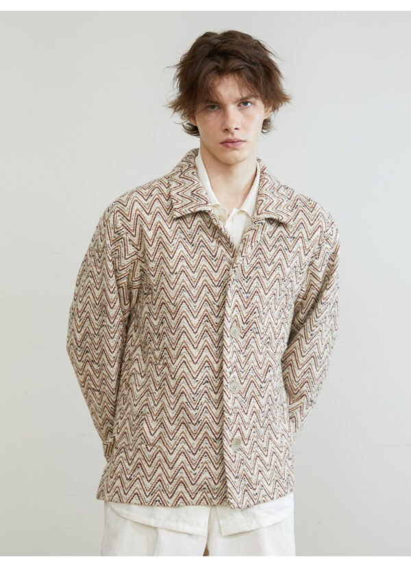 Wool-blend herringman jacket keeps warm and windproof