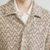 Wool-blend herringman jacket keeps warm and windproof