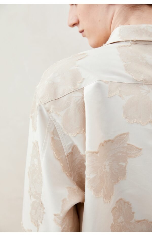 Beige jacquard long sleeve coat stereo jacquard loose profile