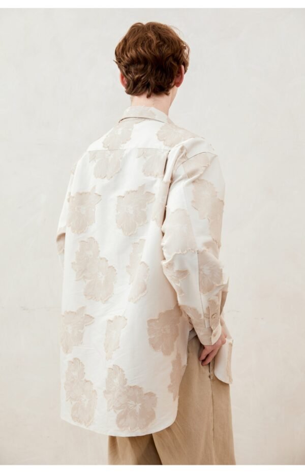Beige jacquard long sleeve coat stereo jacquard loose profile